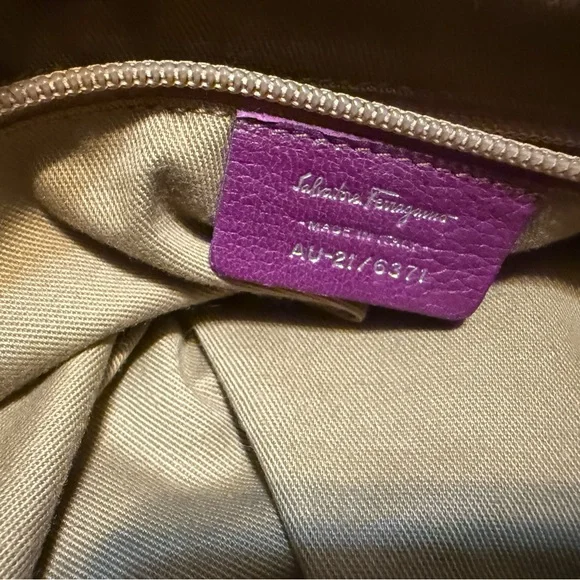 Authentic SALVATORE FERRAGAMO Wooden handles Handbag - Picture 8 of 9